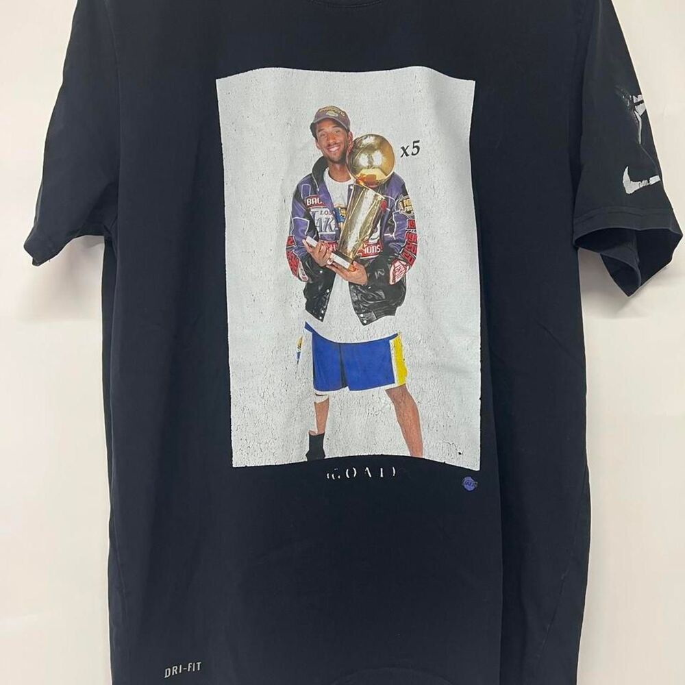 Nike Men's Black T-shirt